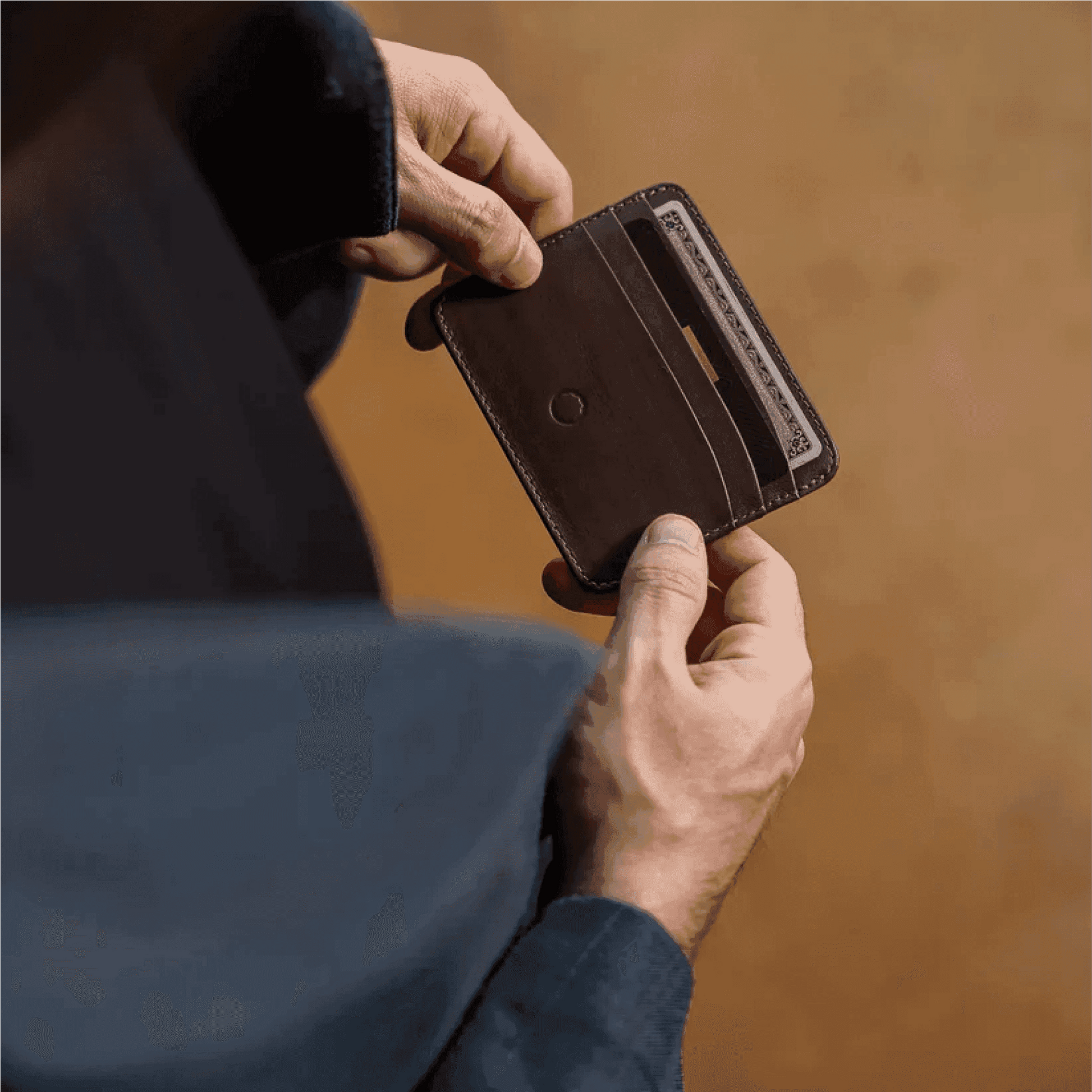 Minimalist Leather Wallet | Husk Case